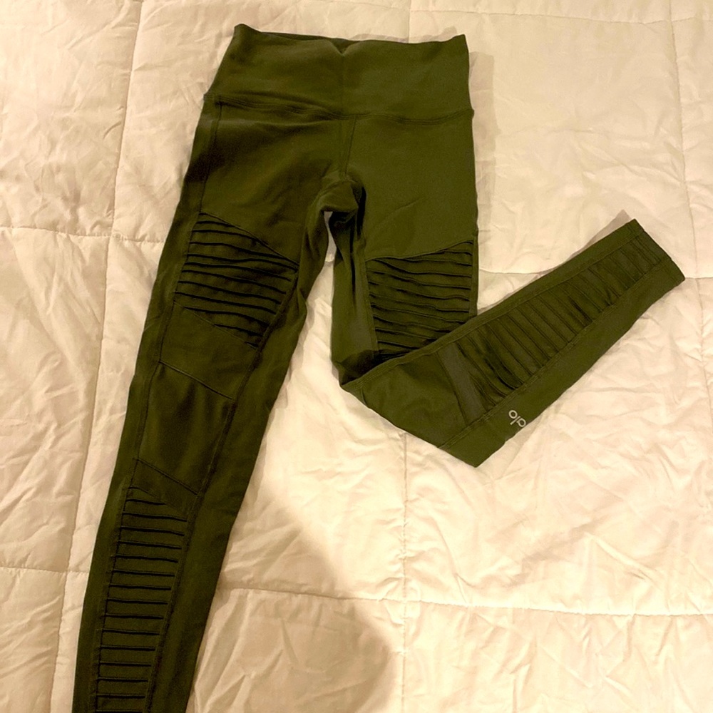 ALO army green leggings size Small- Moto full length- excellent used condition